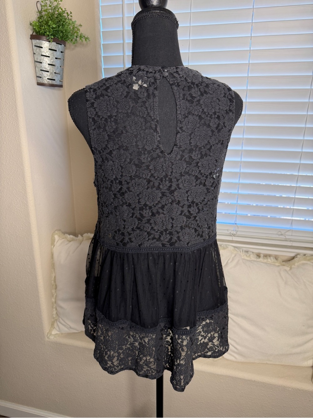 UMGEE Floral Lace Swiss Dot Mesh Peplum Tank  Boho Chic - Picture 6 of 7